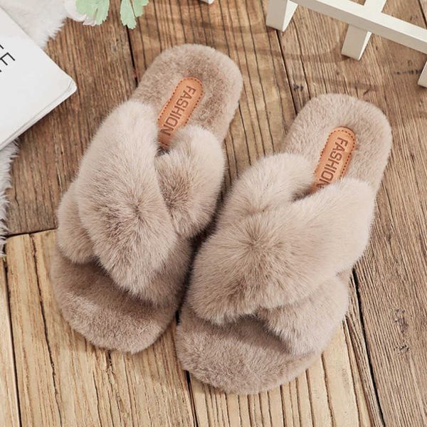 Femmes Pantoufles Moelleuses Sandales Nouvelle Mode Plate-Forme Chaussures Femme Coréenne Belle Fourrure Pantoufles En Peluche Chaussures Pantoufle Y0902