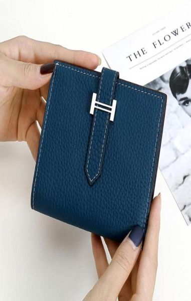 Femmes Véritable portefeuille en cuir Luxurys Designers portefeuille Femme courte sac à main Bifold Contrus Credit Card Holder Pocket Fashion Coins Pur6129772