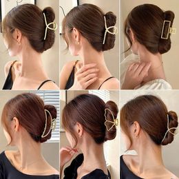 Femmes Géométriques Hair Claw Graw Girls Fashion Metal Hair Crab Cross Clip Clip Couche Bandage Hairpin Fashion Accessoires