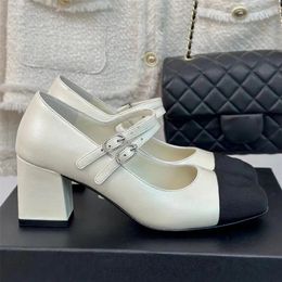 Femmes Geune Leather Mary Janes Pumps Runway Classic Designer High Quality Two Belts Backle Strap Chunky Heel Dames Spring Summer