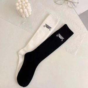 Femmes fille fleur lettre longues chaussettes noir blanc respirant coton chaussette bas