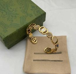 Vrouwen gouden armbandontwerpers Open Bangle sieraden Gold Flower Love Bracelet G For Heren Luxury Bangles Party Bruiloft Gift Fashion Luxe sieraden