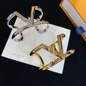 Mujeres pulseras de oro diseñador brazalete plateado masculino diamantes pulsera de acero inoxidable dama brazaletes accesorios de joyería regalo 2310261d