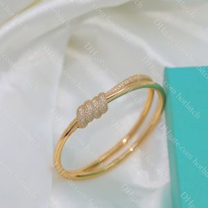 Bracelet en diamant de styliste en or pour femmes, breloque de haute qualité, bijoux pour dames, cadeau de noël, vente en gros