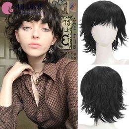 Femmes Cheveux Synthétiques Ailiade Court Bouclés Perruques pour Hommes Résistant À La Chaleur Noir Brun Cosplay Fête Halloween Perruque Quotidien Faux 0527