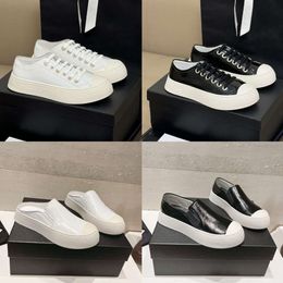 Mujeres Medias zapatillas de cuero zapatos casuales de cuero blancos zapatillas de deporte plano al aire libre con caja 543