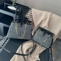 Bolso de mujer Bolso de mano Bolso de diseñador Bolso de hombro Lujo Bonito Cuero Señora Triángulo Signo Llevar bolsas de maquillaje pequeñas y medianas para el banquete Calidad superior