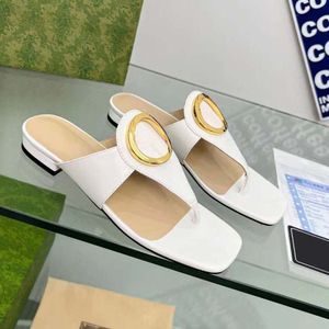 2023 été luxe sandales Designer femmes tongs pantoufle mode en cuir véritable diapositives chaîne en métal dames chaussures décontractées