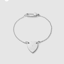 Bracelet en chaîne réglable avec lettres en forme de cœur pour femmes, accessoires de bijoux à la mode, cadeau pour amour, petite amie, haute qualité