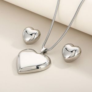 Vrouwen hartvormige sieradensets van oorbellen en ronde cirkel hanger kettingen ketting set verjaardagscadeau225I