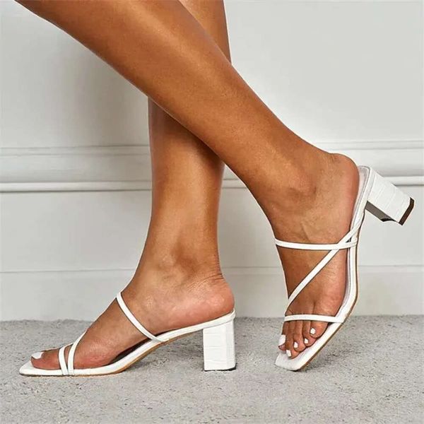 Sandalias de tacón femeninas Correa blanca espesa calma patrón de serpiente zapatos de elefante moda de verano p 0b3