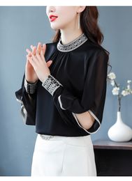 Femmes Collier de haut de qualité Silk Satim Couleur noire Hollow Out Blouse à manches longues CHlouse Desinger Tops Mlxlxxl3xl4xl