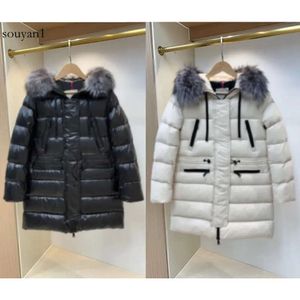 Femmes Veste Vendeur Nylon Court Vers Le Bas En Gros Fermeture À Glissière Poches Ceinture Épais Manteau Chaud Classique Designer Femme Fourrure Capuche Hiver