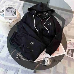 2023 Dames jogger Hoodie sportbroek tweedelig designer merk kleding jas CE top lange mouw casual stijl Sportkleding zwart casual pak straatkleding