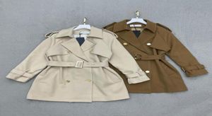 Vrouwenjacks wol en melanges voor dames trench jas ontwerper windjager mode mantel letters stijl met riem slanke dame outfit JA6317229