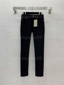 Damesjeans Damesbroeken Hoogwaardige elastische slim-fit broek Mode Luxe broek Achterzak Geborduurde skinny jeans Mode-denimbroek Broeken Designer-jeans