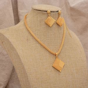 Ensemble de bijoux pour femmes, pendentif simple, collier plaqué or de Dubaï, pour fête quotidienne, été 240125