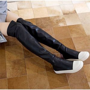 Vrouwen Knie Hoge Lange Stretch Laarzen Ronde Neus Mode Geplooide Leer Zwart Wit Stiksels Kleur Fluwelen Antislip Dames schoenen 211021