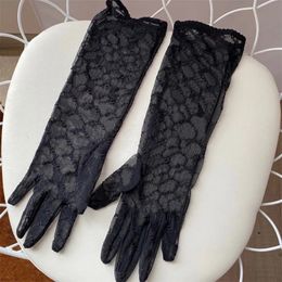 Dames Kanten Handschoenen Designer Letters G Borduurwant Luxe Gesplitste Vingerwanten 2 Stijlen Zwart Vrouwelijke Lange Mesh Guantes Mode Sexy Handschoen