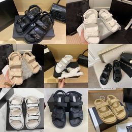 Dames Dames Kalfsleer Papa Sandalen Gewatteerde Zomer Designer Sandles Schoenen Platform Flats Lage Hak Wedge Diamond Buckle Sandaal Slip op Enkel St