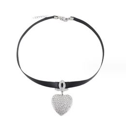 Gargantilla de cuero para mujer con colgante de corazón, collar corto con letras de cristal para fiesta de regalo