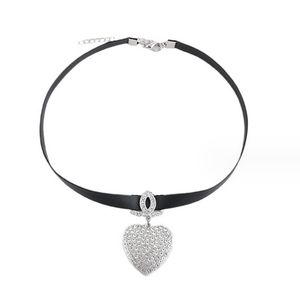 Vrouwen leren choker ketting met hart hanger kristal brief korte ketting voor cadeaufeest