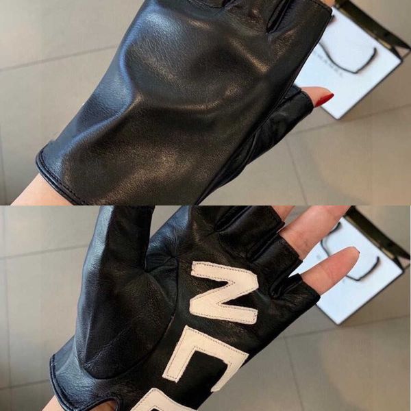 Guantes de cuero para mujer Guantes de diseñador de letras clásicas de piel de oveja cálidas de invierno Mitones Pantalla táctil Guantes de piel de oveja negros Tamaño Marca de lujo