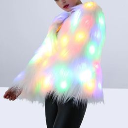 Femmes LED manteau de fourrure Costumes scène effectuer discothèque éclairer Costage noël vestes lumineuses fourrure vêtements d'extérieur 240125