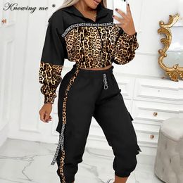 Femmes léopard patchwork ensemble de survêtement élégant Zipper Crop top + Ribbs pantalons de survêtement 2pcs ensemble élégant printemps tenue à manches longues ensembles 220511