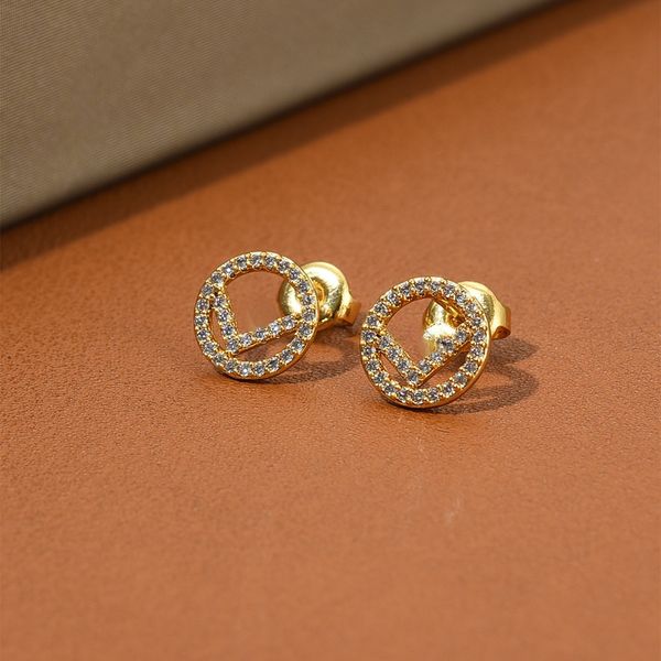 Femmes Lettre Full Diamond Ring Boucles d'oreilles Micro incrusté de boucles d'oreilles en diamant Boucles d'oreilles à la mode Tempéramental All-Match Sweet Style coréen