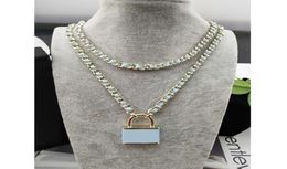 Collier de pendentif verrouillage des femmes avec des colliers de verrouillage de lettre de timbre