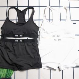 Femmes Logo Lettre imprimé Bandage Tanks et shorts rembourrés de bandage Sports Yoga Running TwinSet Designer Tracksuit Smlxl
