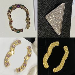 Vrouwen houden van ontwerper broche pin merk brief broche pins goud vergulde sier koperen sieraden broches bruiloft feestjurk accessoires verjaardag