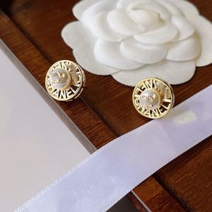 Mujeres Diseñadores de la marca de lujo Letras Stud 18K chapado en oro 925 Pendientes huecos de plata Geométrica Pendiente famoso Fiesta de bodas Regalos de amor Jewerlry K005