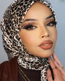 Femmes marque de luxe imprimé léopard Animal soie Satin Sauqre écharpe Foulard carré bandeau foulards enveloppes cheveux Hijabs