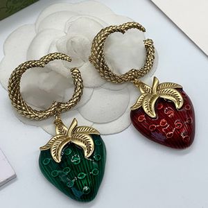 Broche de luxe pour femmes, pendentif fraise rouge et vert, Clip en cuivre, Vintage classique, magnifique accessoire, broche présente avec boîte-cadeau