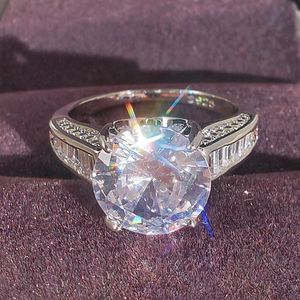 Femmes de luxe anneaux ronds gros moissanite diamant brillant princesse anneaux bijoux PT950 plaqué petite amie cadeaux bague de fiançailles de mariage 1901