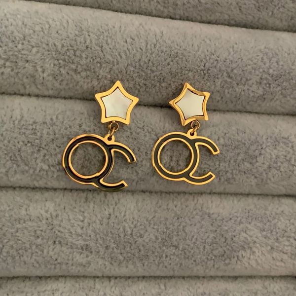 Femmes de concepteur de luxe Studs Gold Silver Rose Star Stamp Titanium Steel Fashion Couple de boucles d'oreilles Simple Oread Jewelry Wholesale