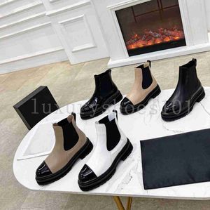 Femmes Designers de luxe Bottes Bottines en cuir de veau noir Qualité Plat Slip-On Chaussures Western Ouverture réglable Mode Bottes de moto Taille 35-40