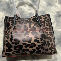 Femmes Luxury Fashion Sac Lettre d'impression Cortique de créateurs Rivet Rivet Geuthesine Le cuir composite sacs sac à main