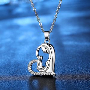 Mujeres Moda de lujo Nuevo regalo del día de la madre Amor creativo Madre e hijo Collar concéntrico Micro-incrustaciones Zircon Hug Cadena de clavícula