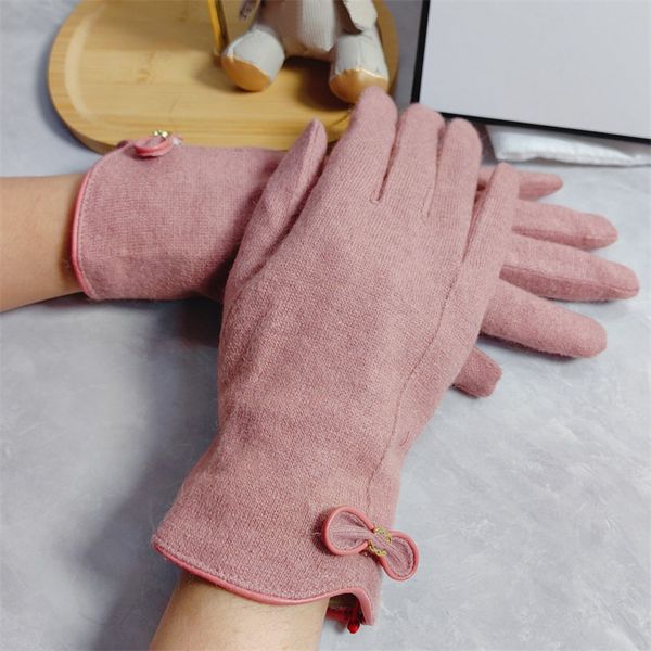 Femmes De Luxe Gant C Designer Gants De Laine Avec Lettre Bowknot Gants De Mode Hiver Chaud En Peluche Gants Sweet Girls Guanto 4 Couleurs Marque