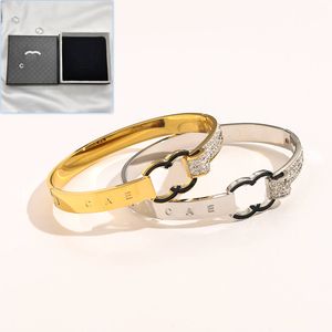 Bracelet plaqué or de luxe pour femmes, modèles de bracelets de boutique de haute qualité pour femmes, cadeaux d'amour romantiques, bracelet de boutique en acier inoxydable avec boîte