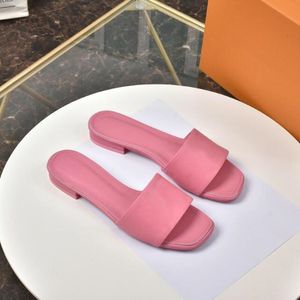 Sandalias de tacón alto y bajo de lujo para mujer, sandalias de cuero con grabado en relieve de alta calidad, zapatos de tacón, zapatillas