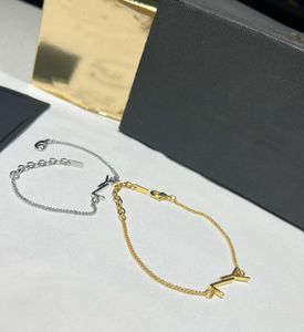 Femmes Luxe Lettre Charme Bracelet Designer Bijoux Chaînes En Argent Y Or Amour Bracelets Designers Cadeaux De Fête