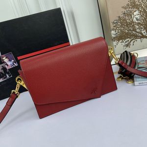 Women Luxurys Designers Bags 2021 mode et confortable sac à bandoulière pour femme P home numéro: 1BC114 Taille: 24 * 15 * 8cm