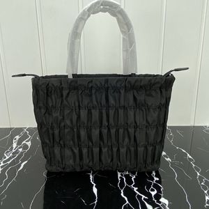 Femmes Luxurys Designers Bags 2021 sac à bandoulière mode et confortable P home 1BG321 taille: 25*20*9cm