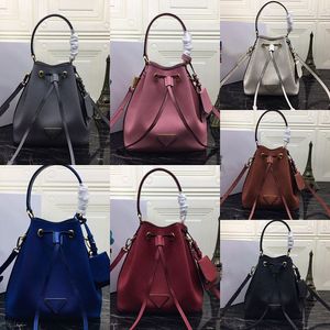 Mujeres Lujos Diseñadores Bolsos Tote Bolbacks Bucketbags Gran tamaño Ambiente Sencillo Bolsas Bolsas Multifuncionales Bolsos Bolsos de alta calidad Venta al por mayor bolsas de polvo