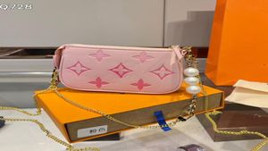 Femmes Luxurys Designers Mini Sacs Handbag Wallet Imprint Fiower 2 Golden Chains avec Perle Sac Geuthe Suppat Messenger Ladies WA8163041
