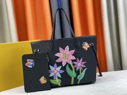 Femmes Luxurys Designers Never shopping Bags plein Sacs à main Onthego Fleurs et plantes Embossage Monograms Pattern Leather Crossbody Bag Purse M45686